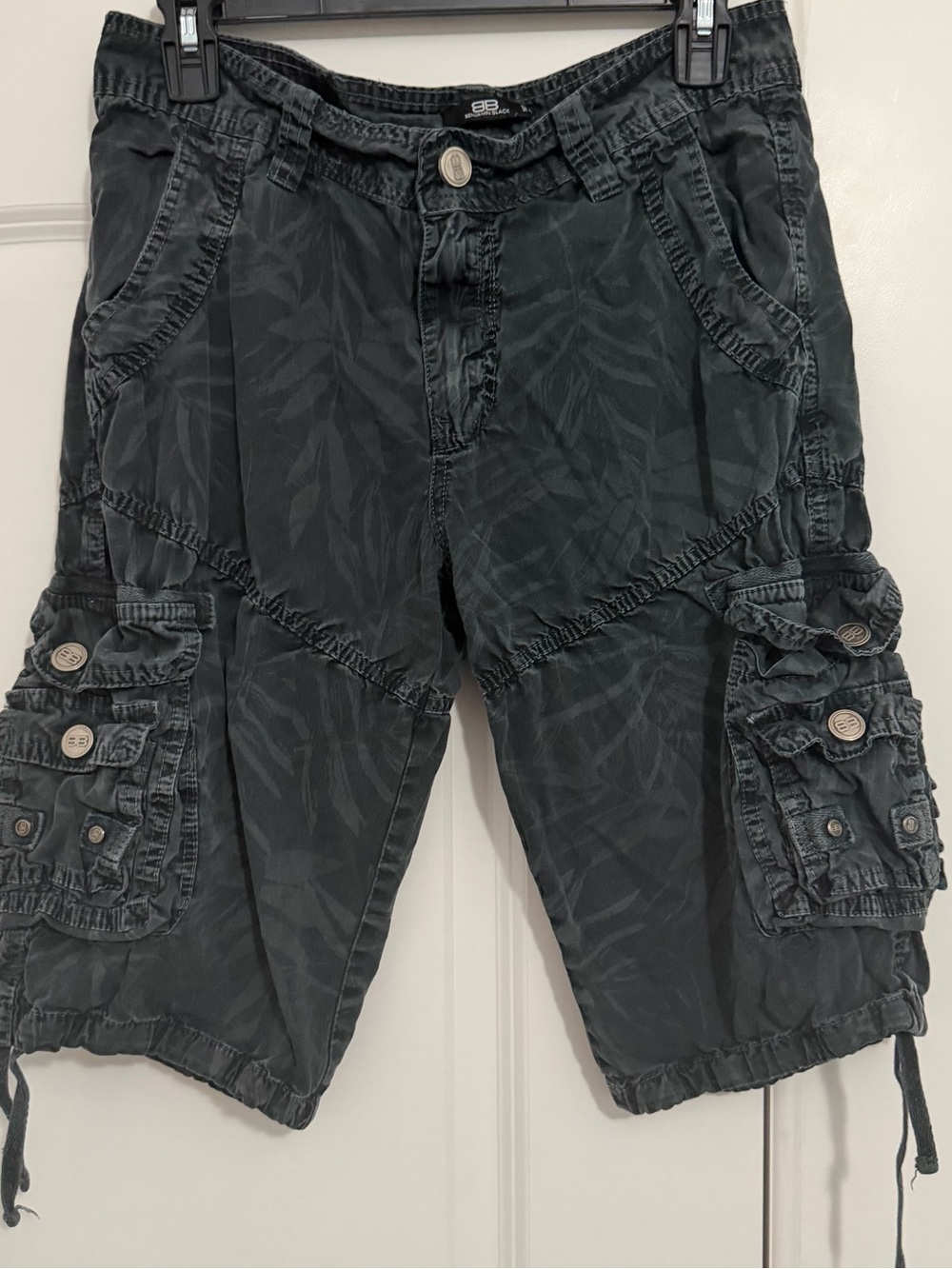 BB Dakota Men's Charcoal Leaf-Print Cargo Shorts